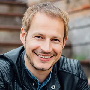 Tim Niedernolte - Moderator. ZDF, SKY, Magenta TV.